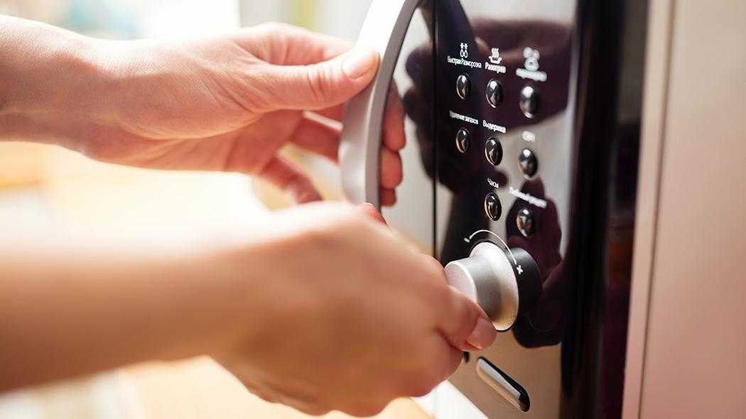 réparer son micro-ondes